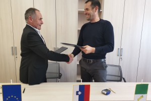 Občina Žužemberk podpisala tri pogodbe za rekonstrukcijo cest