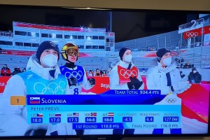 Slovenski skakalci ekipno srebrni v Pekingu