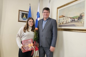 Župan čestital uspešni kajakašici in kanuistki Naji Pinterič