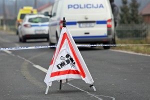 Na cesti Trate-Lenart tragična prometna nesreča, voznik umrl