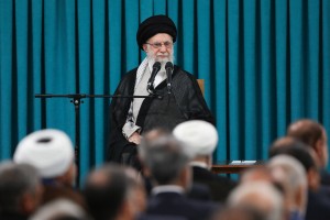 (Spremljamo) Pripravlja Izrael atentat na vrhovnega iranskega voditelja?