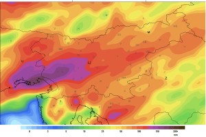 Ekstremno vreme na obzorju: Slovenijo bo prešla veriga neviht, možne tudi poplave