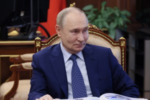 Je Trump spregledal? "Putin lepo govori in nato zvečer vse bombardira."