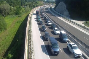 Na izstop iz države se čaka tudi do eno uro