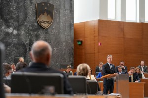 Predvolilni ples z referendumi: referendumska zmaga bi okrepila vlado