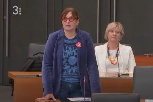 Poziv slovenski Cerkvi: Končno stopite iz sence SDS (VIDEO)