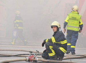 Nad Piranom se je vil oblak dima: zagorelo je v stanovanjski hiši, štiri osebe so prepeljali v bolnišnico