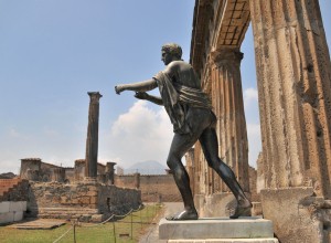 Pompeji po epidemiji "mrtvi" kot po izbruhu vulkana: vodnikov več kot turistov