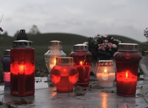 21-letnik drvel po spolzki cesti in povzročil nesrečo, v kateri je umrla 65-letnica