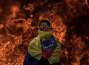 Zakaj se Slovenija otepa rojakov v Venezueli, katerih življenja so ogrožena?