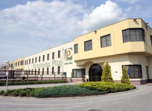 Hišne preiskave zaradi lastninjenja Perutnine Ptuj: kriminalisti na več kot 30 naslovov