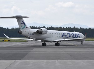 Neuradno: Adrii so upniki zasegli prva letala, odpovedujejo se leti