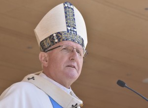 Slovenski škofje so podprli Zoreta, ki ga v civilni iniciativi Dovolj.je pozivajo k odstopu