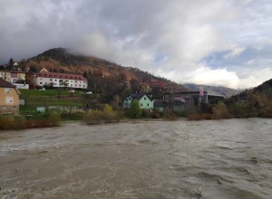 Drava bo še naraščala, še vedno velja opozorilo za nevarnost poplav