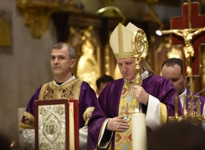 Nadškof Zore bo ob 30-letnici samostojnosti daroval mašo za domovino
