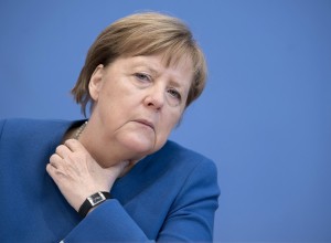 Merklova: EU potrebuje samozadostnost pri proizvodnji zaščitnih mask