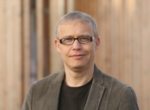 Vlada v vojno s težkim orožjem: pridobili smo odziv podjetnikov