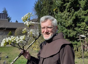 Br. Miran Špelič, profesor patrologije: V tem miru lahko najdemo tudi več tišine, da se sliši Božji glas