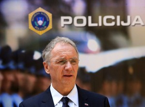 Je Hojs odstopil ali ne? Državni zbor ni prejel obvestila predsednika vlade o Hojsovem odstopu