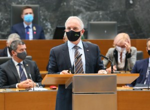 Hojs: Po interpelaciji se bom še enkrat pogovoril z Janšo