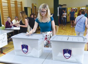 Raziskava: mladi volivci naj bi dvignili udeležbo na evropskih volitvah