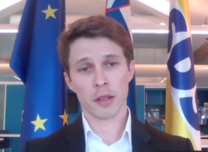 Žan Mahnič dobil naslednika na vrhu podmladka SDS: Dominik Štrakl ob izvolitvi citiral Kmečki glas, nato pa stavek izbrisal iz tvita