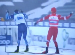 Ruski tekač se opravičuje, ker je tekmeca tolkel s palico in ga nazadnje še podrl (VIDEO)