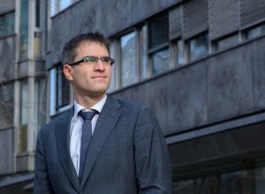Programski svet RTVS razklan glede primerov poslanca Simonoviča in intervjuja z veleposlanikom