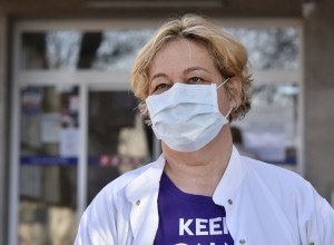 Logarjeva: Strokovna skupina razpravlja o možnosti sproščanja ukrepov pri manj kot 100 zasedenih covidnih intenzivnih posteljah