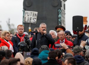Ruski komunisti protestirajo proti prevaram na volitvah (VIDEO)