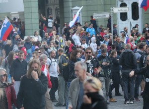 Vlada zagnala alarm: V primeru predčasnih volitev lahko pride do vsesplošnih neredov