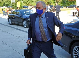 Kul bo vložila interpelacijo Hojsa: očitajo mu spodbujanje nemirov in policijsko nasilje