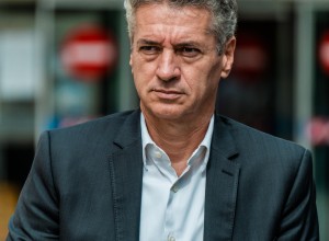 Premier koalicijo uradno obvestil, da Šinko in Brežan nimata več njegove podpore