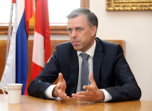 Gregor Macedoni, novomeški župan: Država nas je glede Romov pustila na cedilu