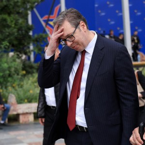 Živčnost Aleksandra Vučića: zaskrbljeni srbski predsednik govori že popolne nesmisle