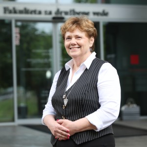 Janša in Golob bi najraje vladala kot kralja, svari politologinja Danica Fink-Hafner