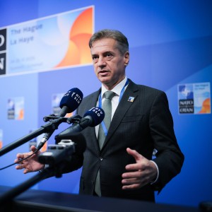 Ozadje črnega petka: Zakaj Slovenija ne sme iz Nata