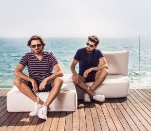 2Cellos sta v novi kampanji za s.Oliver zamenjala oder s plažo