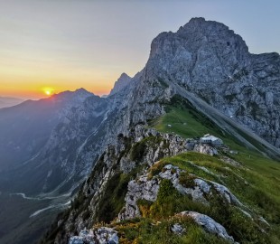 Odkrivamo najboljše foto kotičke Slovenije: Kamniško sedlo, priljubljena pohodniška destinacija s prekrasnimi razgledi
