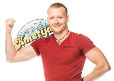 Tekmoval v šovu Kmetija, bo zdaj dobil državljanstvo?