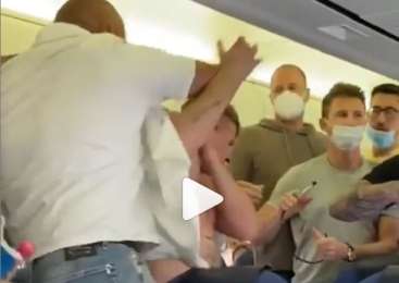 Na letalu izbruhnil pretep zaradi nenošenja mask