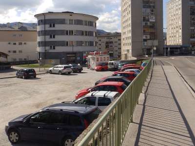 Trbovlje, Sallaumines parkirišče.JPG