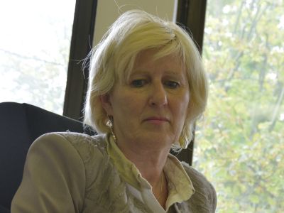 Milena Sisinger, stečajna upraviltejica, javna dražba, Maribor, (IZREZ)