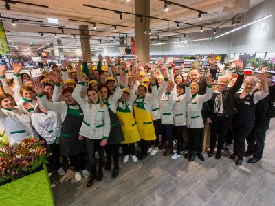 kolektiv Tuš hipermarketa Planet Celje.jpg