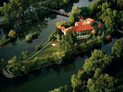grad_otocec___vir_foto_terme_krka.jpg