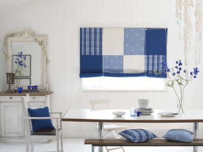 jedilnica J-LEPA-Bright Blue And White Patchwork Swedish Blind .jpg