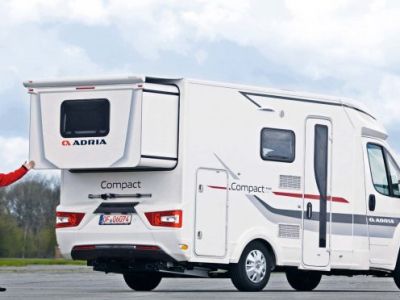 PREIZKUSILI SMO: Adria compact SLS