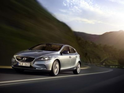Uradno: novi Volvo V40