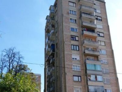 Trbovlje. Trg revolucije 10a.jpg