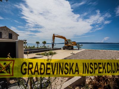 rušenje, črna-gradnja, otok-čiovo, hrvaška